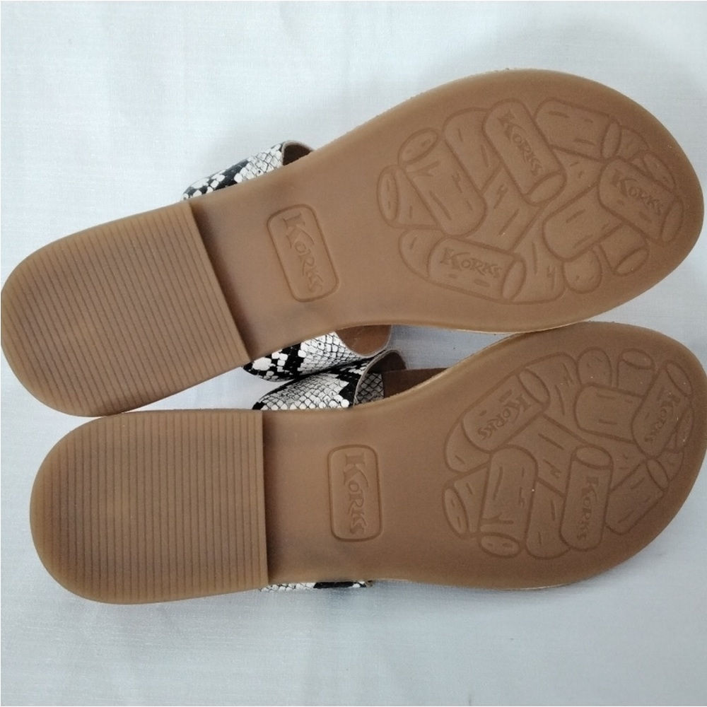 Korks by Kork-ease Dawn Snake Print Slip on Slide Sandals. Size 8 - Picture 9 of 10